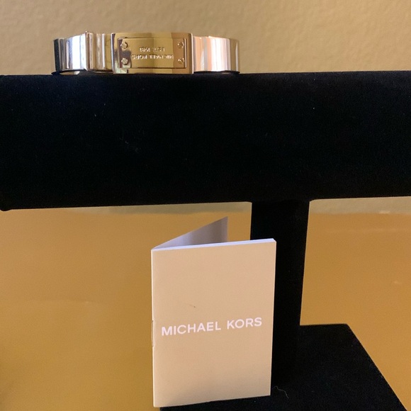 Michael Kors - Picture 6 of 6
